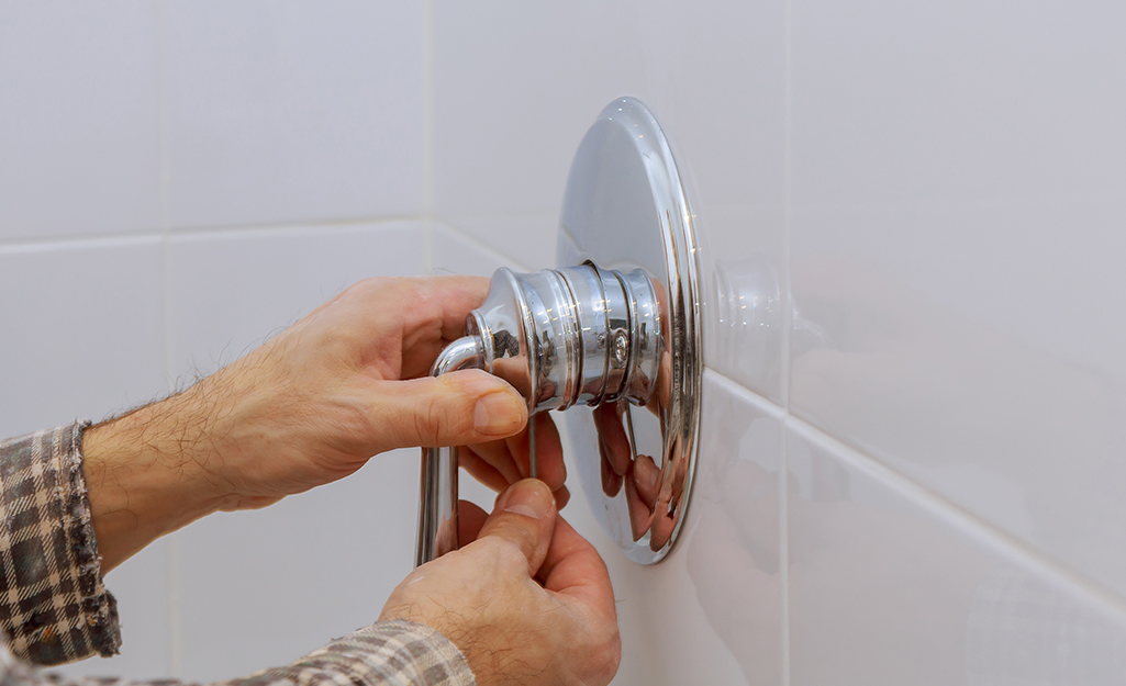 How to Fix a Leaky Shower Faucet: A Step-by-Step DIY Guide
