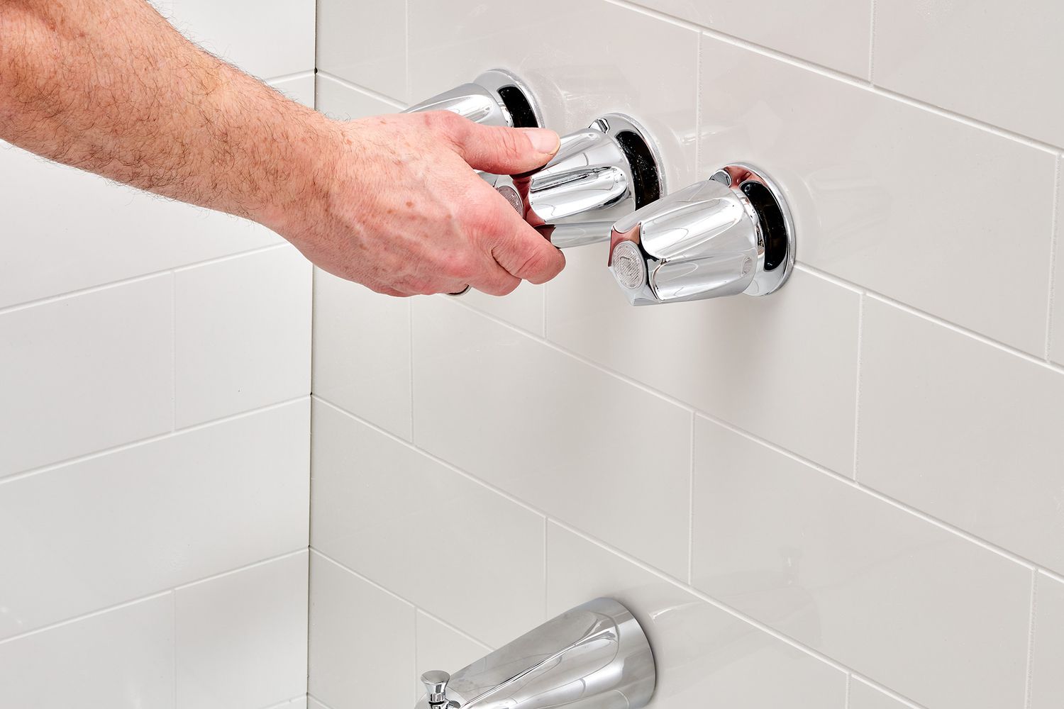 How to Replace a Bathtub Faucet: A Step-by-Step DIY Guide