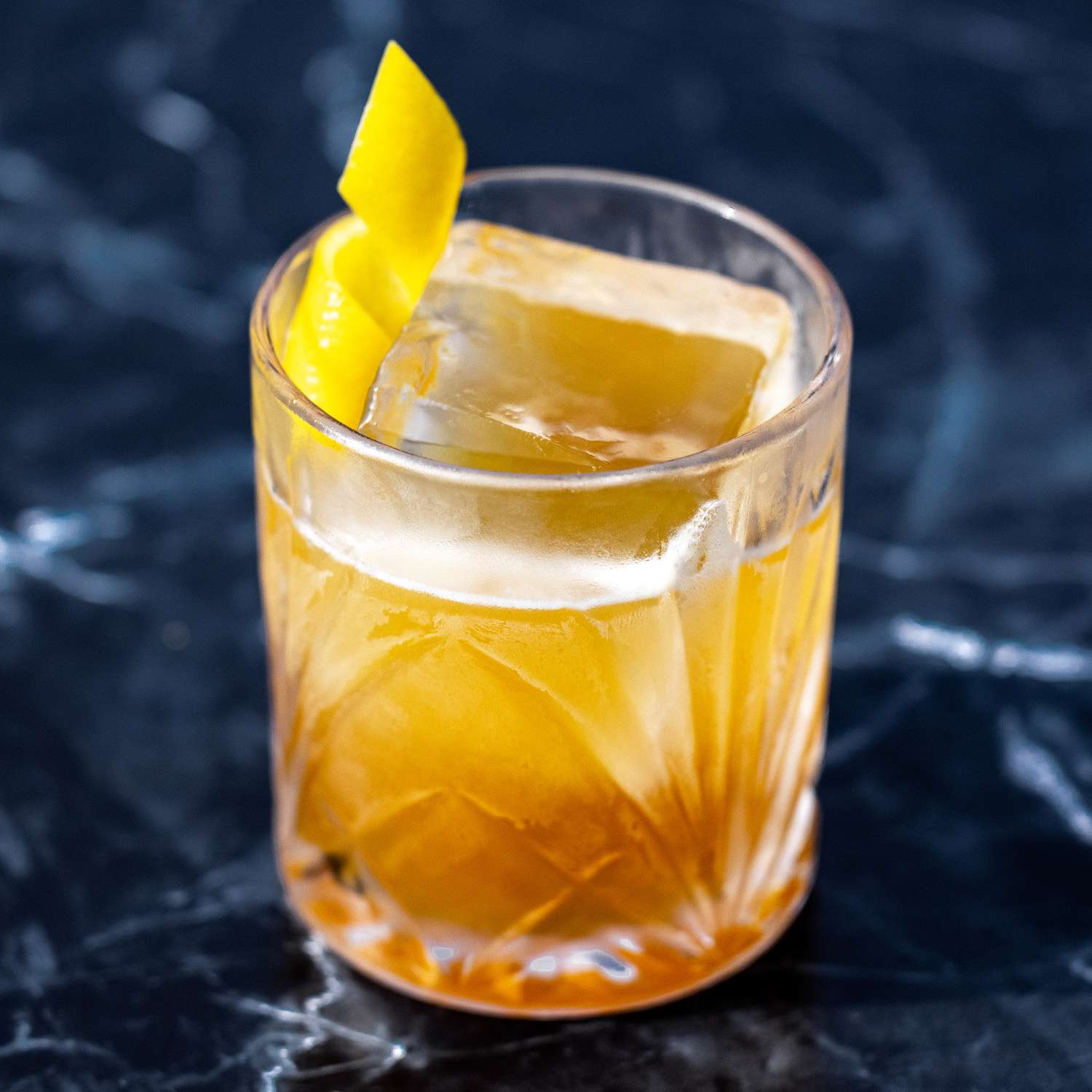 Gold Rush Cocktail Recipe: A Mixology Guide